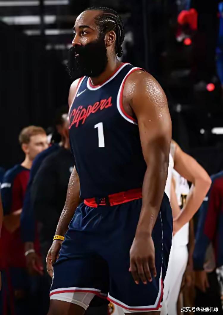 开云体育-哈登意外战胜巴黎圣日耳曼，战术调整引爆全场！气势如虹延续(拜仁31巴黎圣日耳曼)