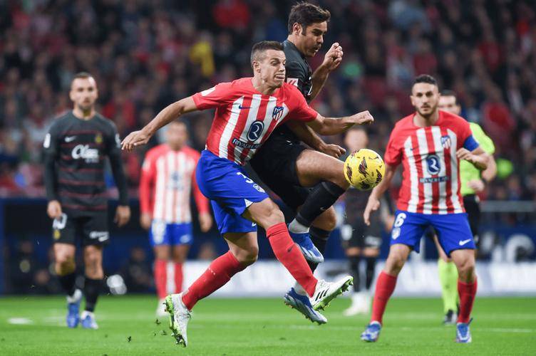 模拟器试玩-离谱！阿贾克斯围绕欧冠止住颓势埃因霍温状态回暖备战欧超杯，波特兰开拓者伤情更新备战CBA季后赛的简单介绍